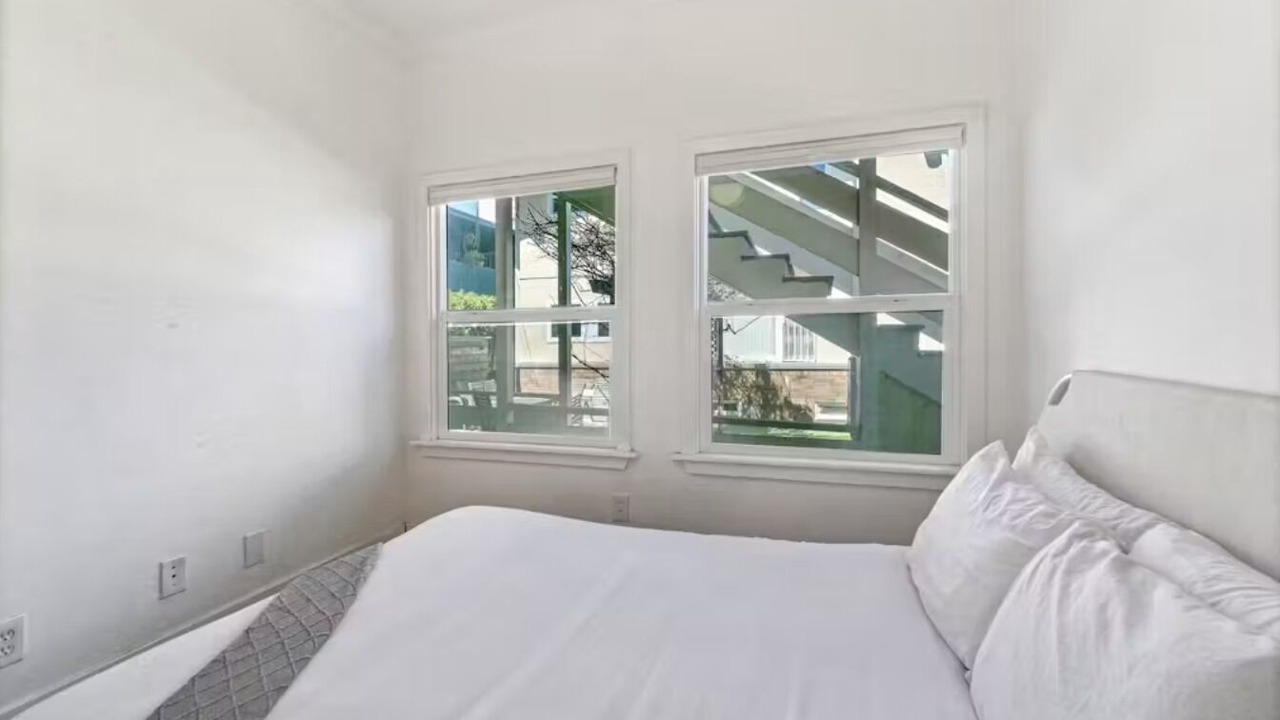 Photo of Bedroom in Alamitos Beach