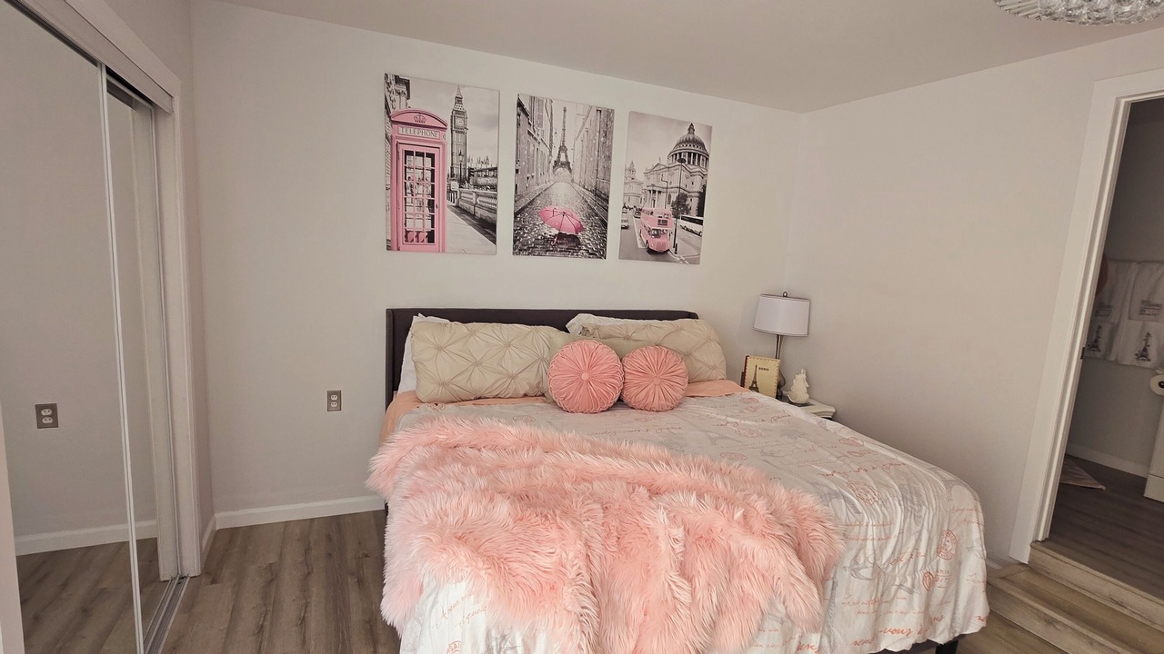 Photo of Bedroom in Enterprise