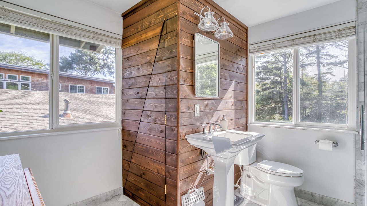 Photo of Bathroom in Arch Cape