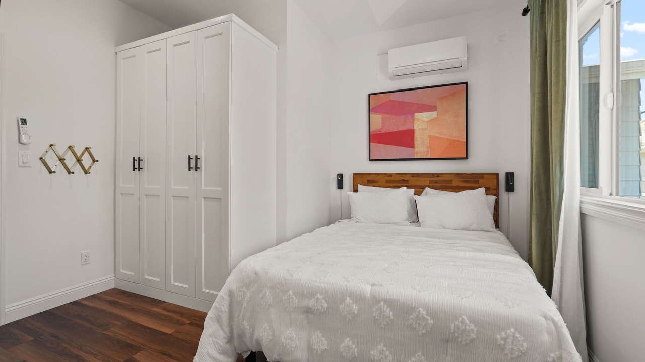 Photo of Bedroom in Hermosa Beach
