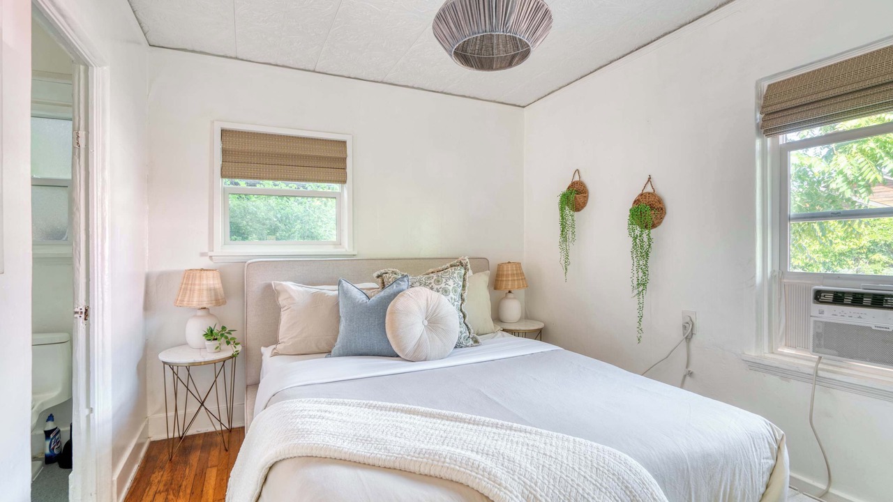 Photo of Bedroom in Alberta Arts District