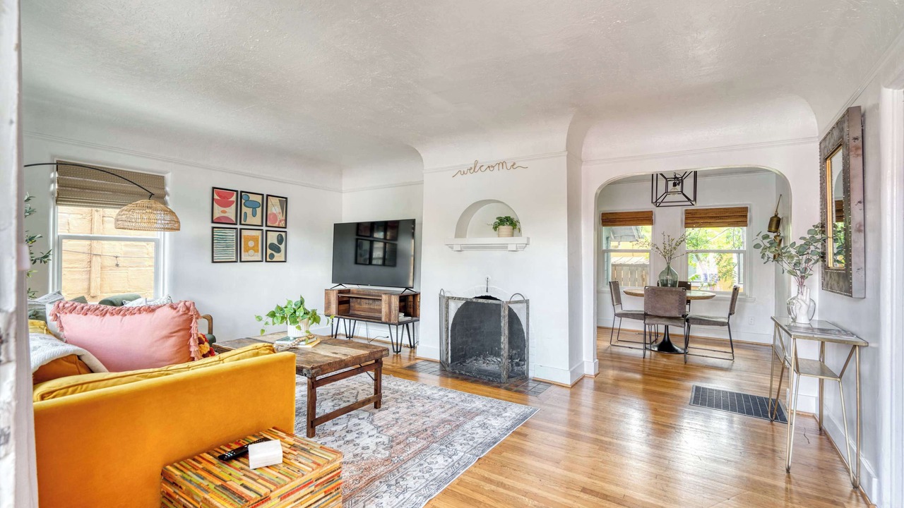 Photo of Livingroom in Alberta Arts District