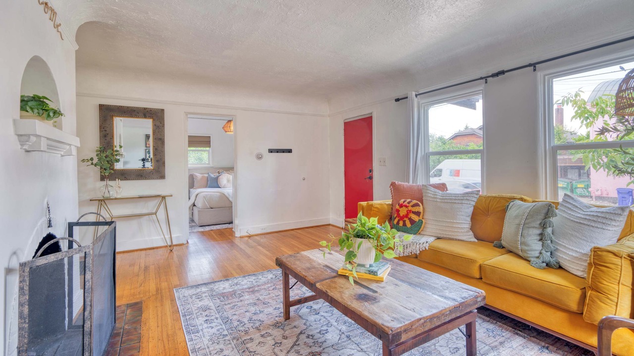 Photo of Livingroom in Alberta Arts District