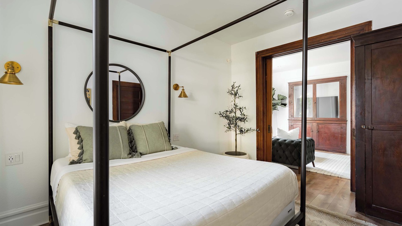 Photo of Bedroom in Uptown
