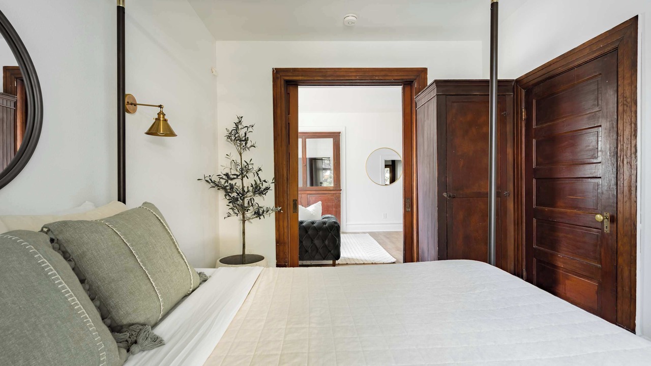 Photo of Bedroom in Uptown
