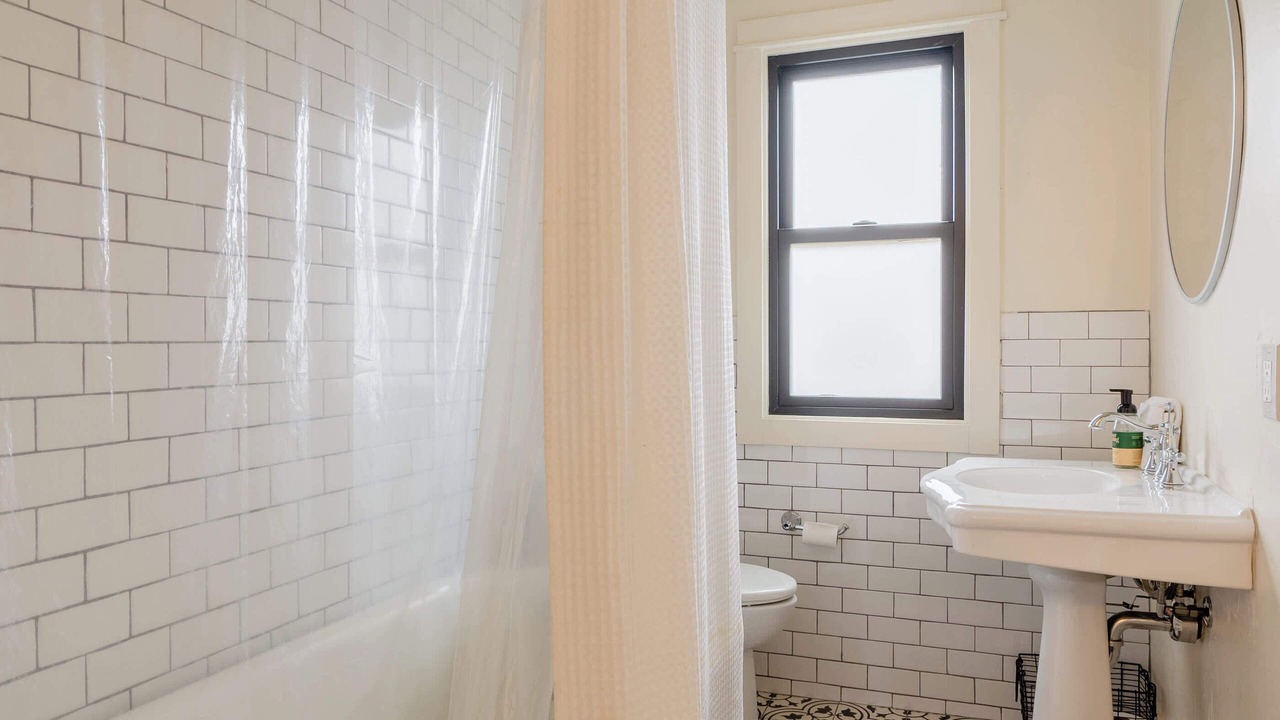 Photo of Bathroom in Hosford-Abernethy