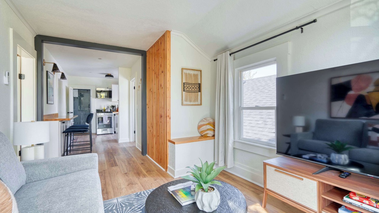 Photo of Livingroom in Uptown