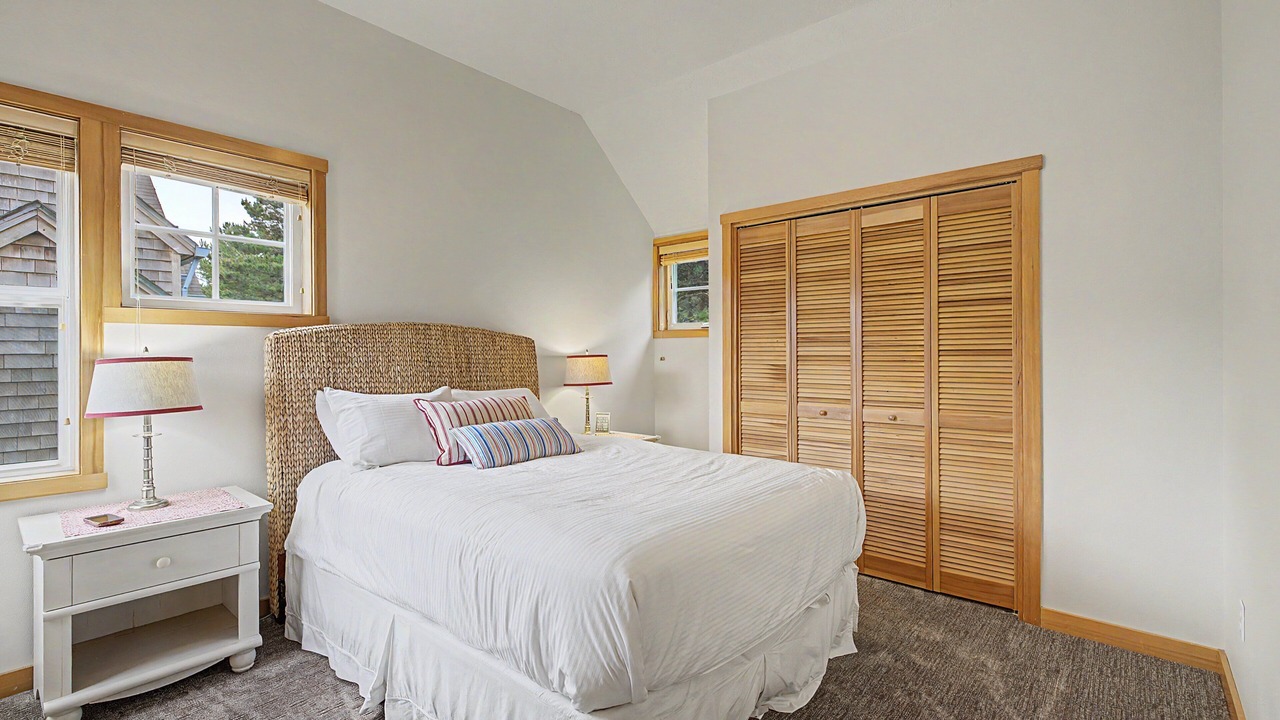 Photo of Bedroom in Shorepine Village