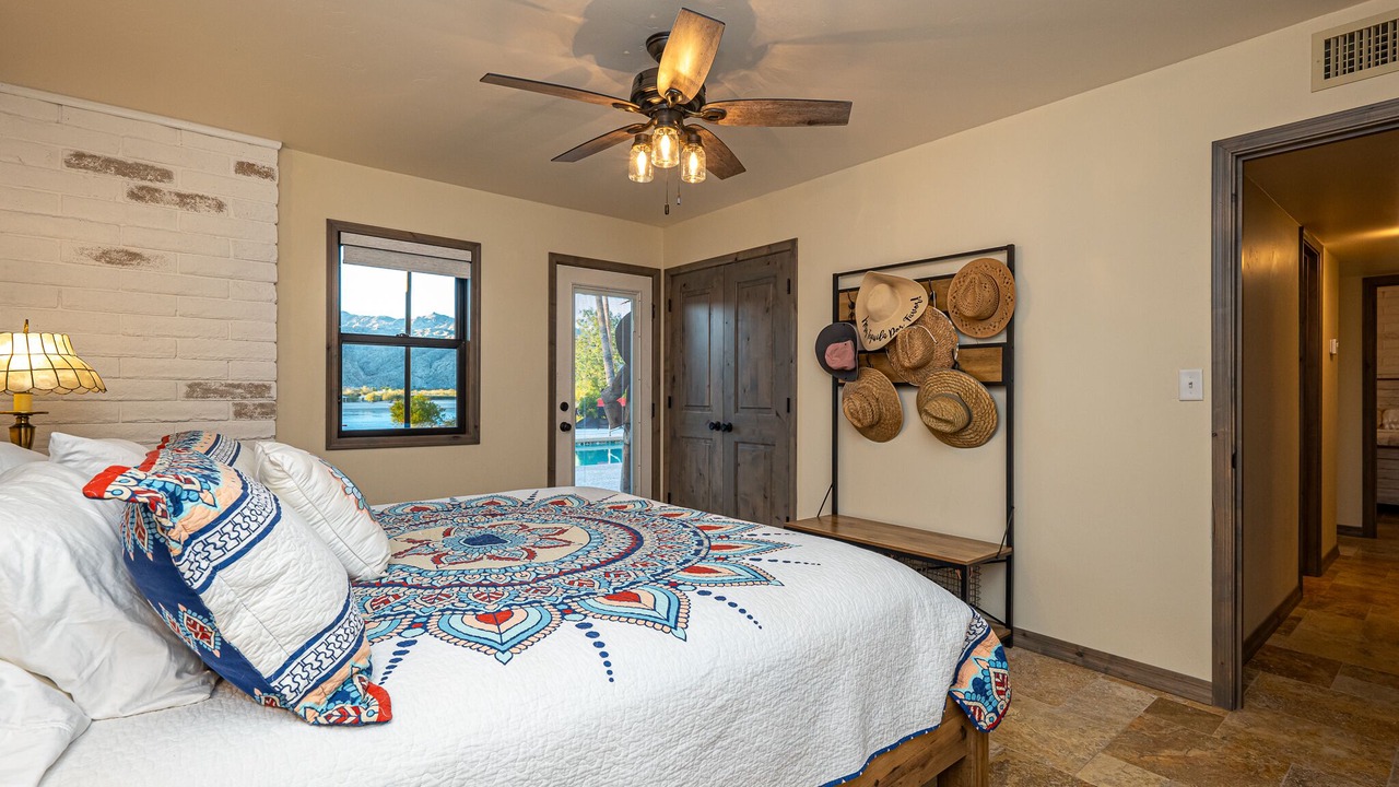 Photo of Bedroom in Holiday Shores