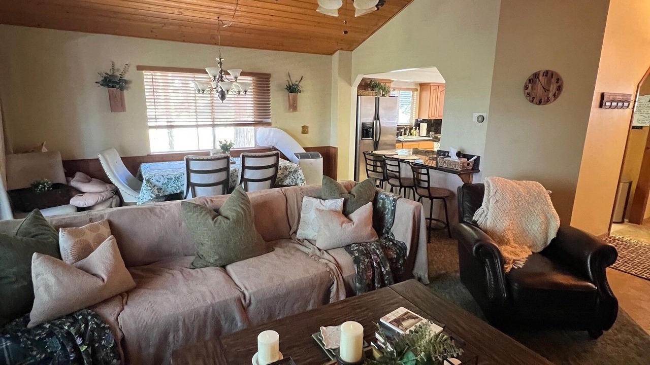 Photo of Livingroom in Running Springs