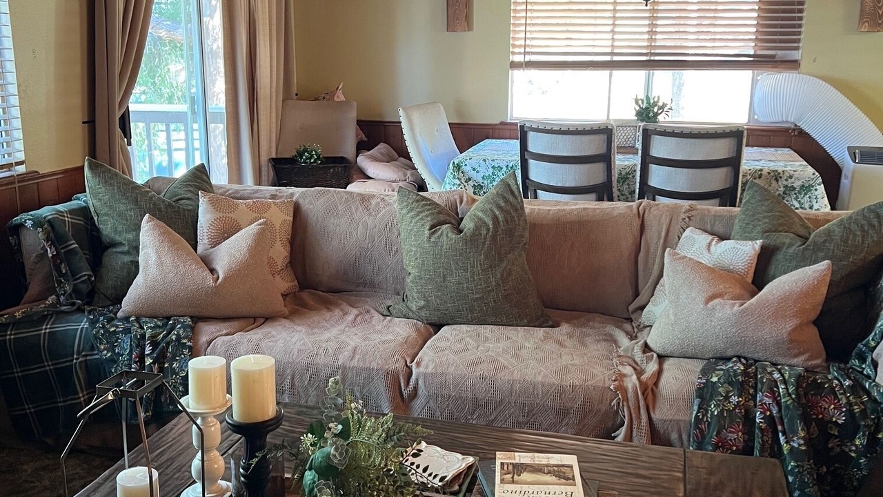 Photo of Livingroom in Running Springs
