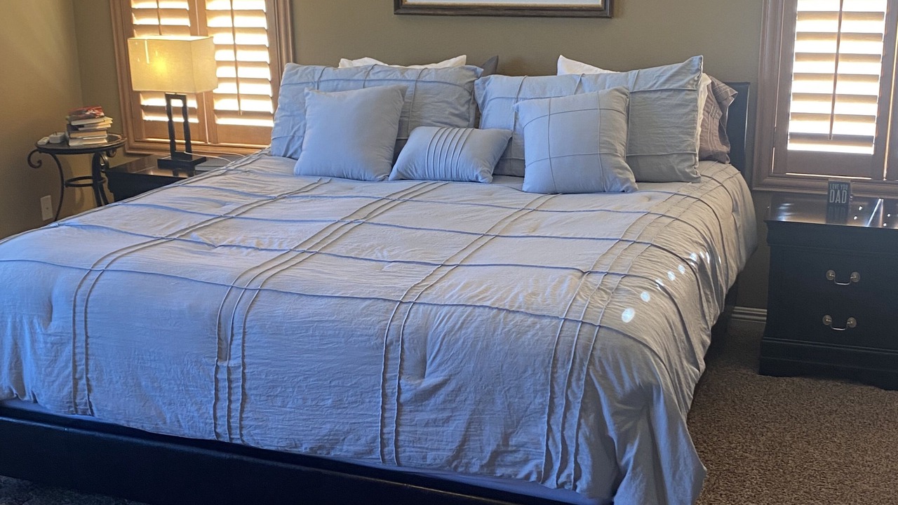 Photo of Bedroom in Enterprise