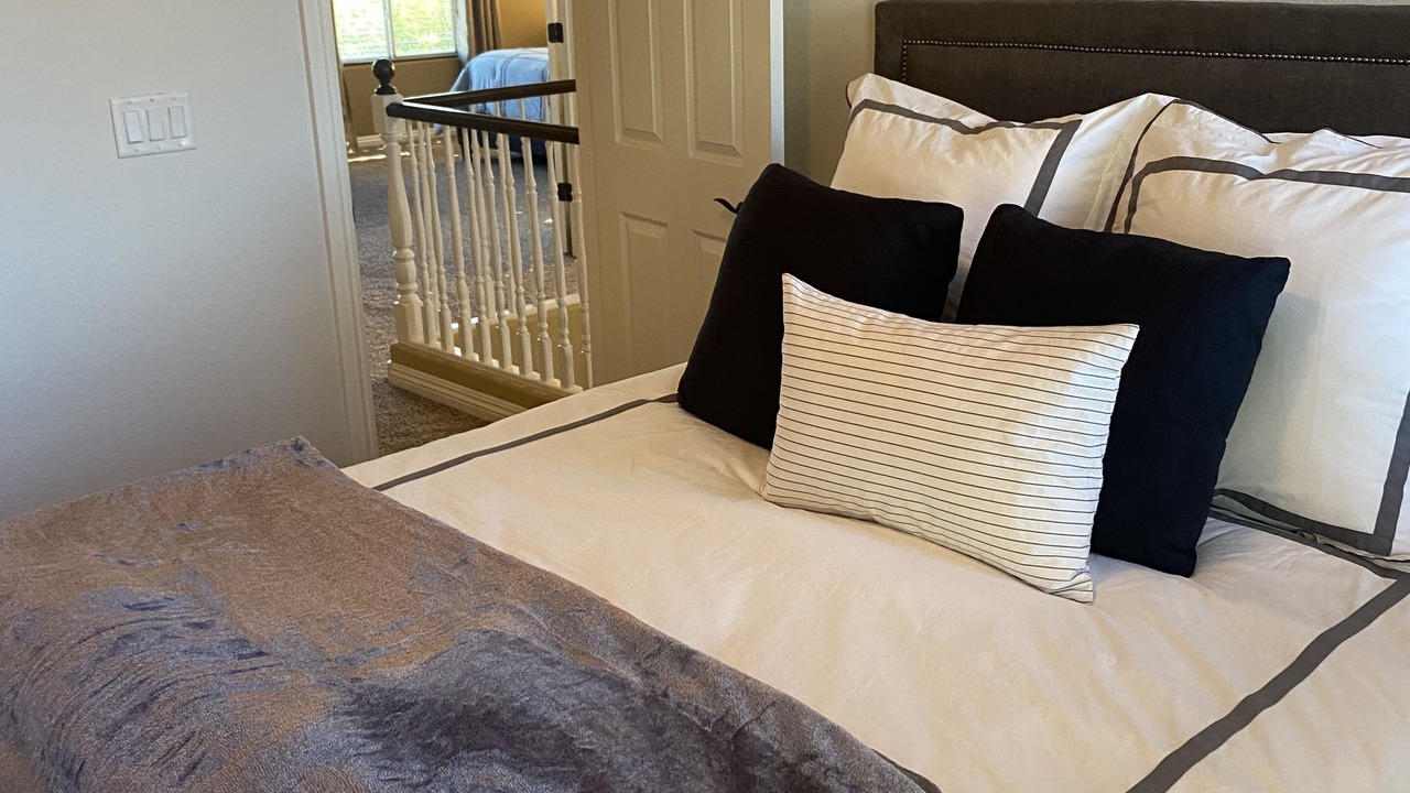 Photo of Bedroom in Enterprise