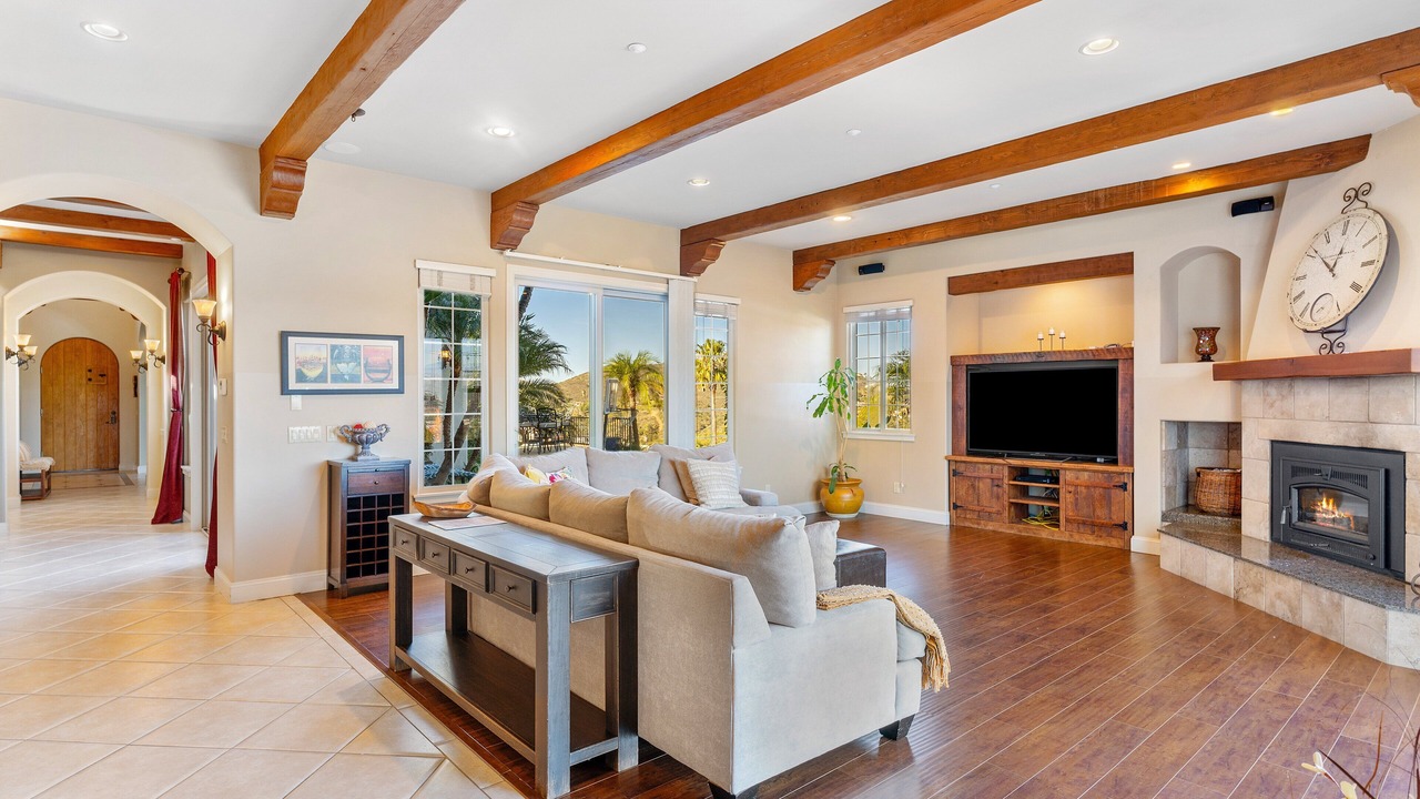 Photo of Livingroom in Mesa Rock
