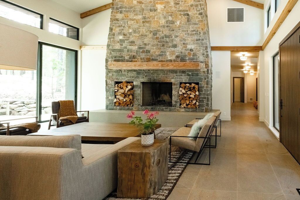 Photo of Livingroom in Sunriver