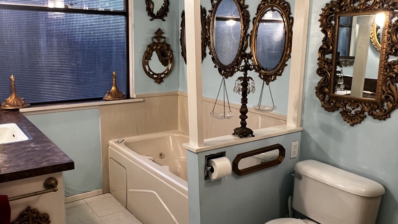 Photo of Bathroom in Broadview