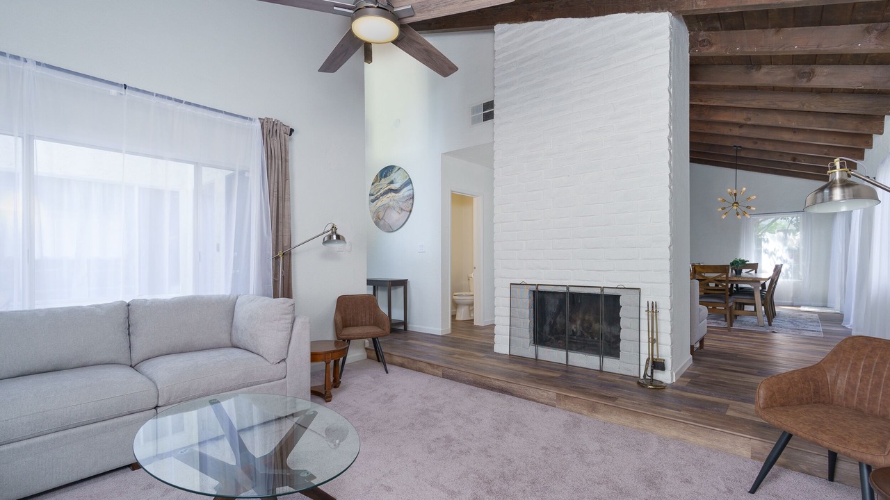 Photo of Livingroom in Calabasas