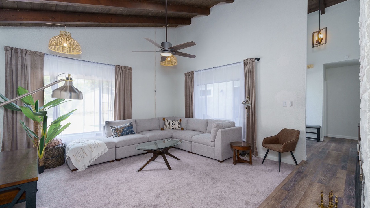 Photo of Livingroom in Calabasas