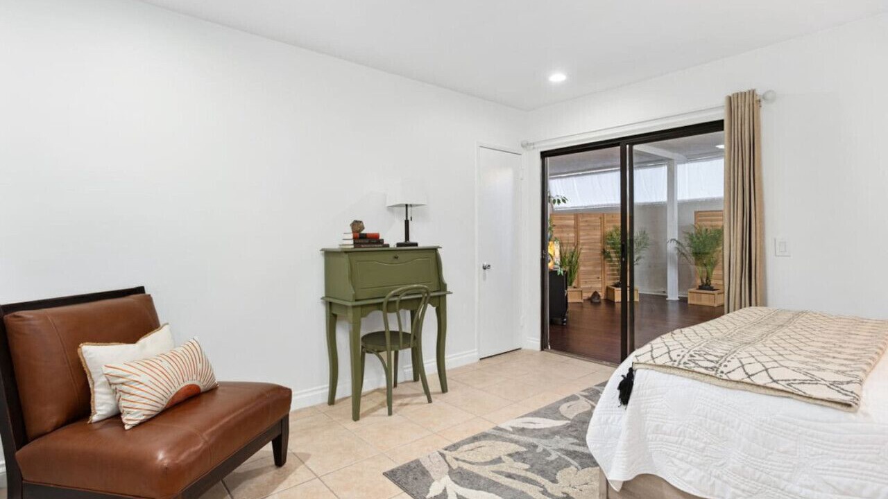 Photo of Bedroom in Cardiff-by-the-Sea