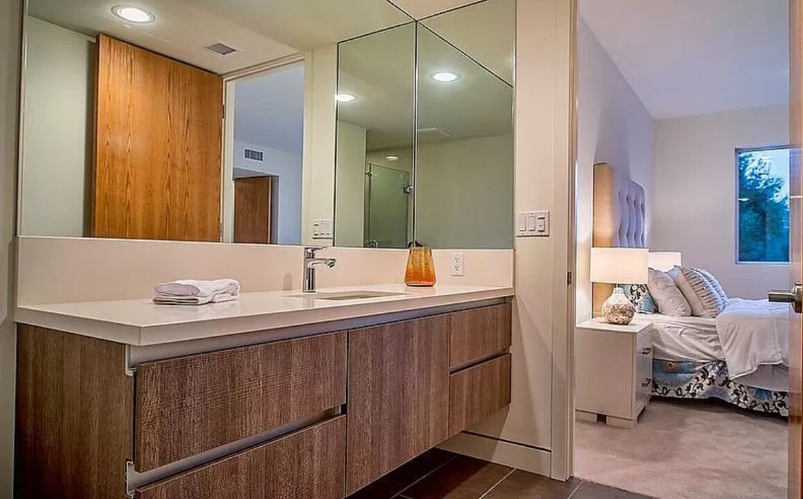 Photo of Bathroom in Encino