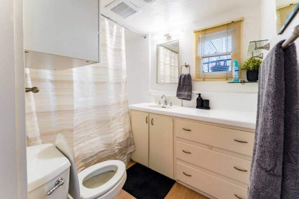 Photo of Bathroom in Sherman Oaks