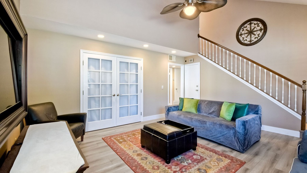 Photo of Livingroom in University City