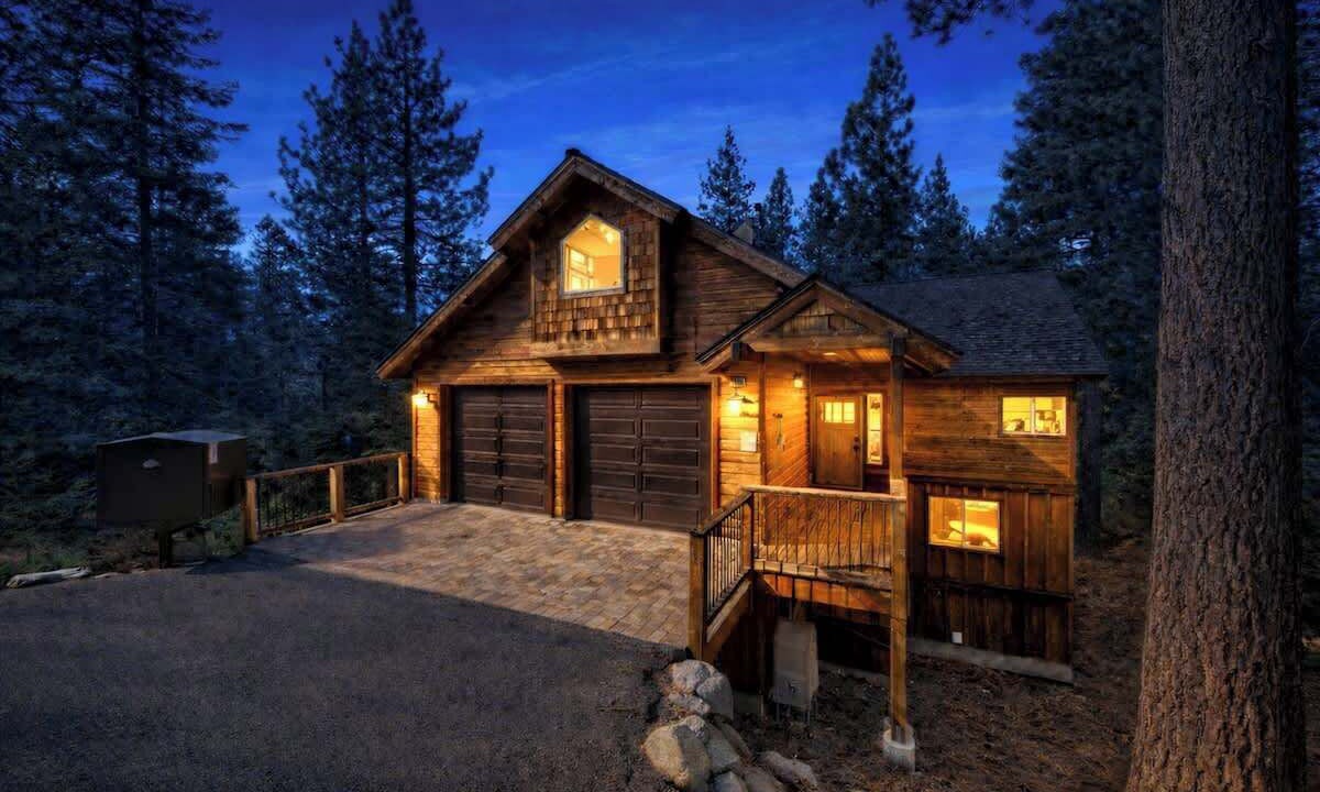 Photo of Outdoor in Pioneer Trail
