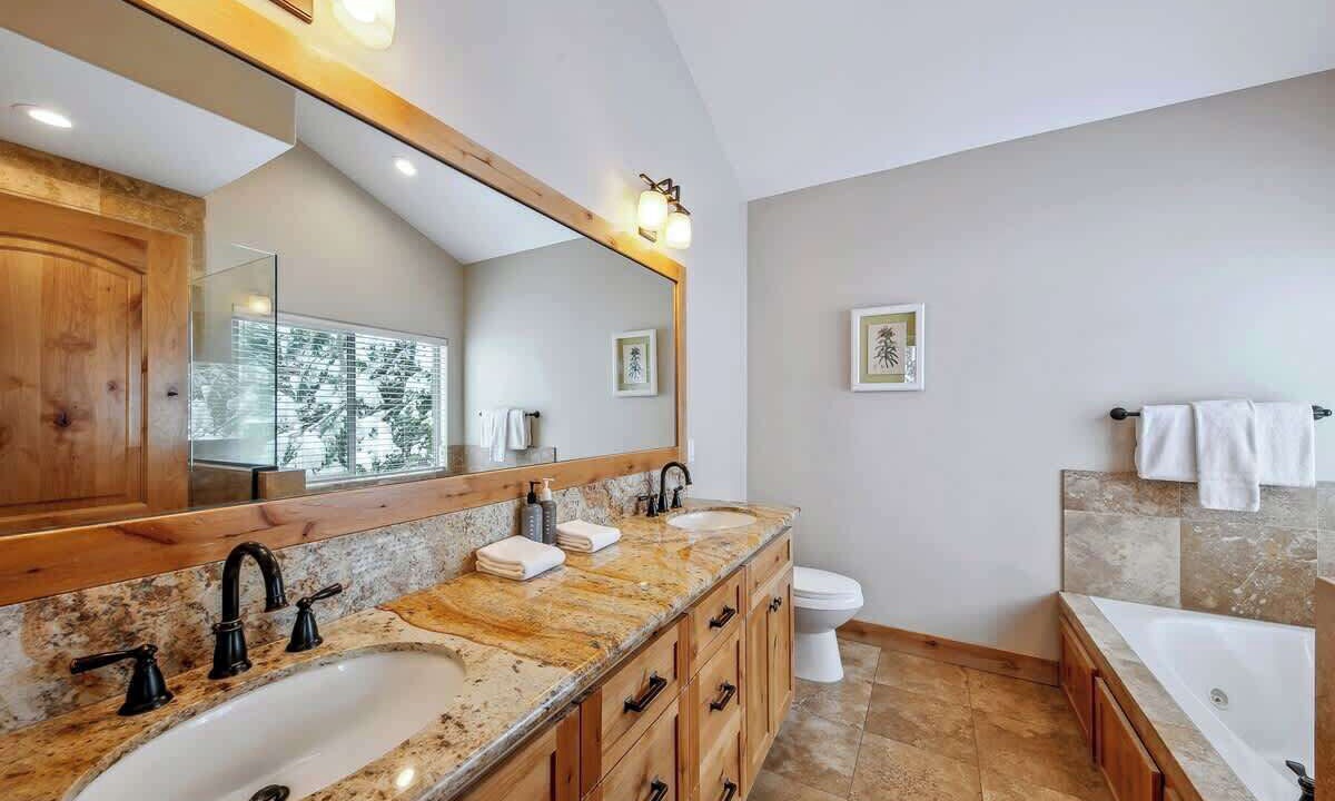 Photo of Bathroom in Pioneer Trail
