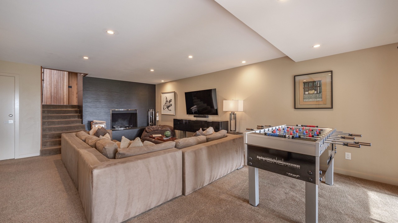 Photo of Bedroom in Lake Forest