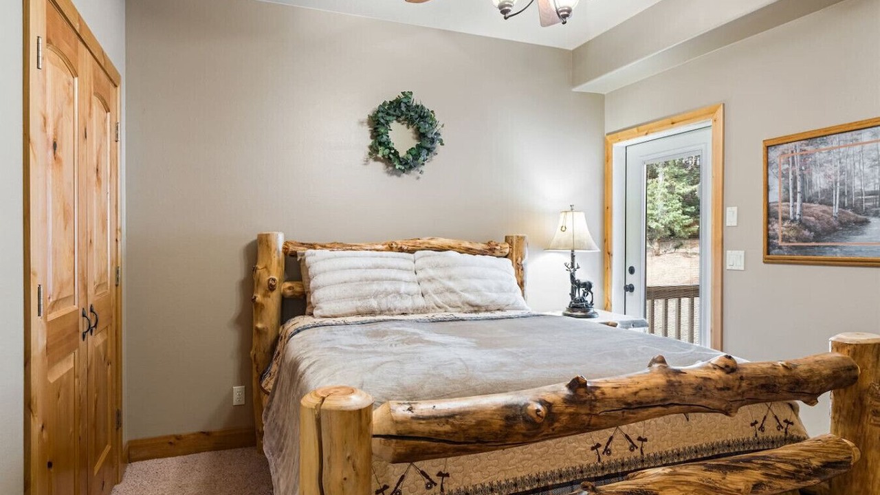 Photo of Bedroom in Meadow View Heights