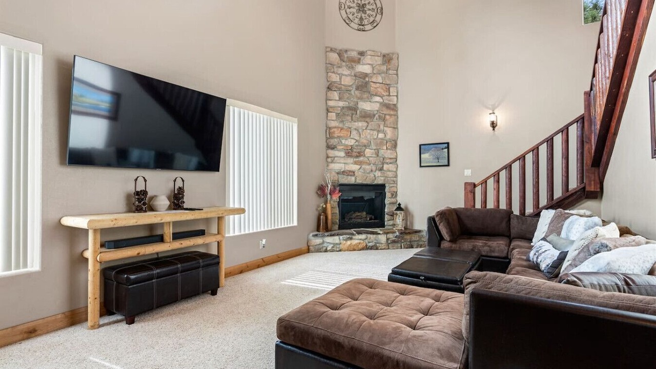 Photo of Livingroom in Meadow View Heights