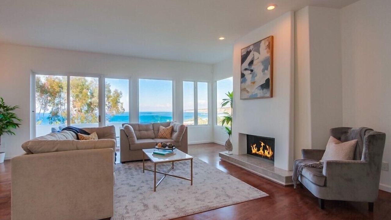 Photo of Livingroom in Country Club