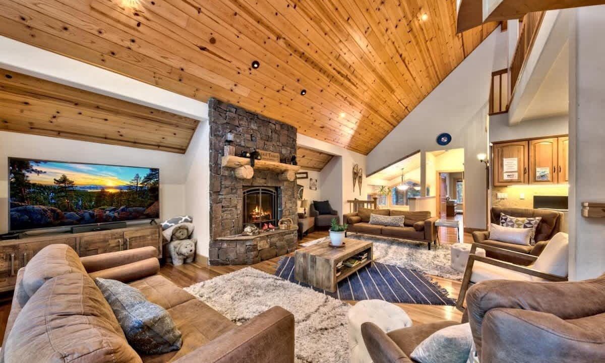 Photo of Livingroom in Pioneer Trail