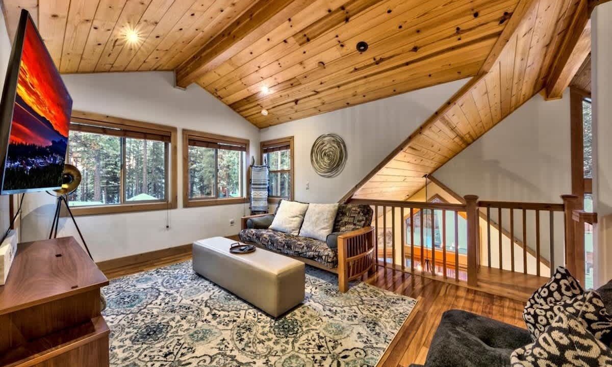 Photo of Livingroom in Pioneer Trail