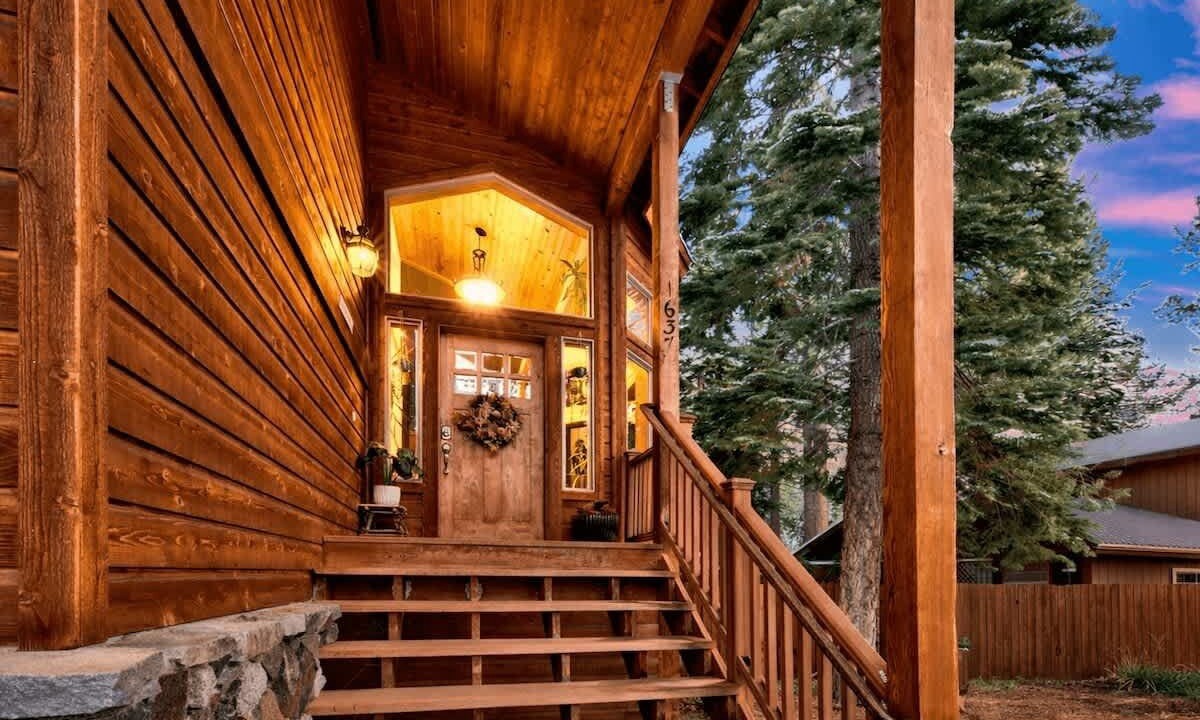 Photo of Outdoor in Pioneer Trail