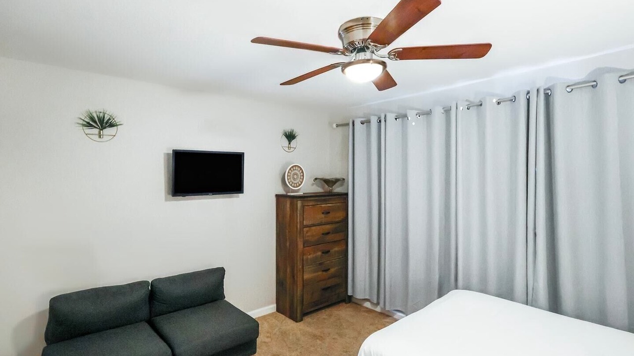 Photo of Bedroom in Lincoln Acres