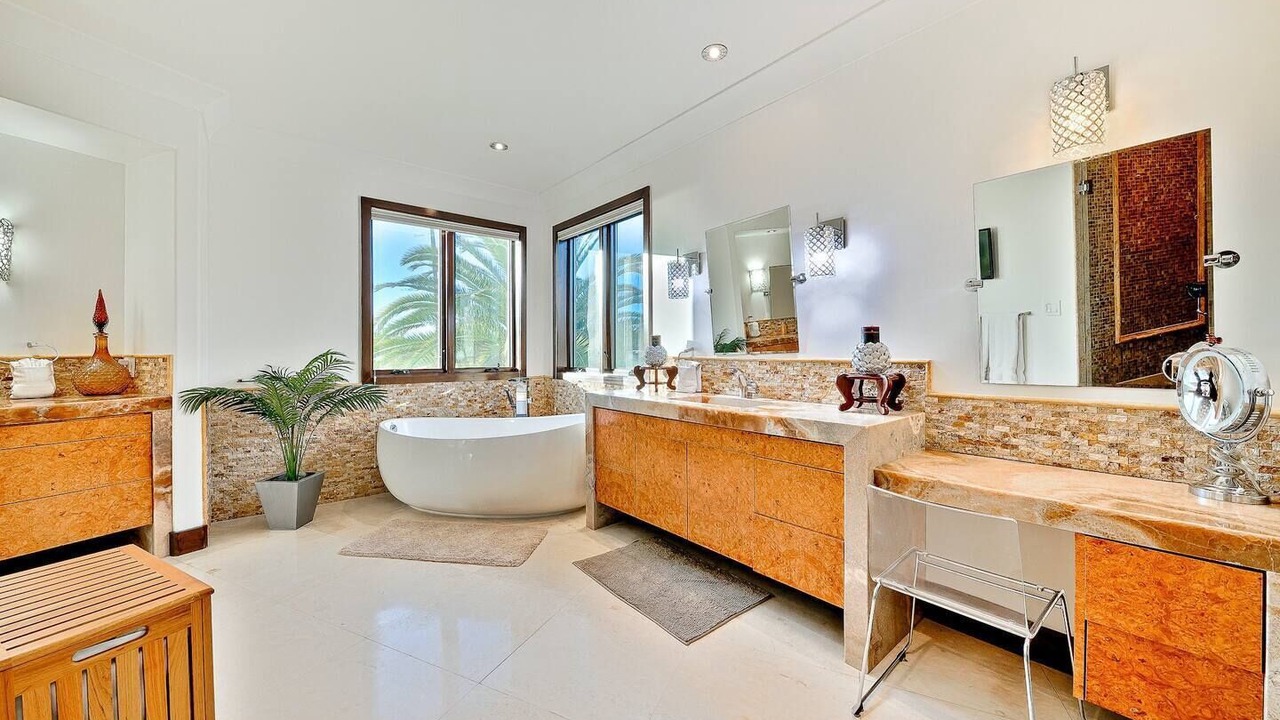 Photo of Bathroom in La Jolla Mesa