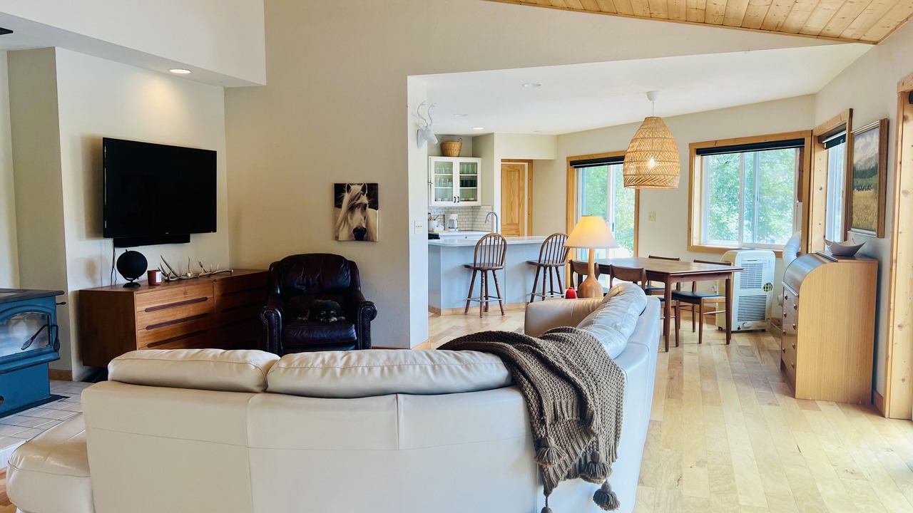 Photo of Livingroom in Spray