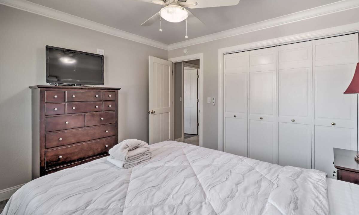 Photo of Bedroom in Tahoe Keys