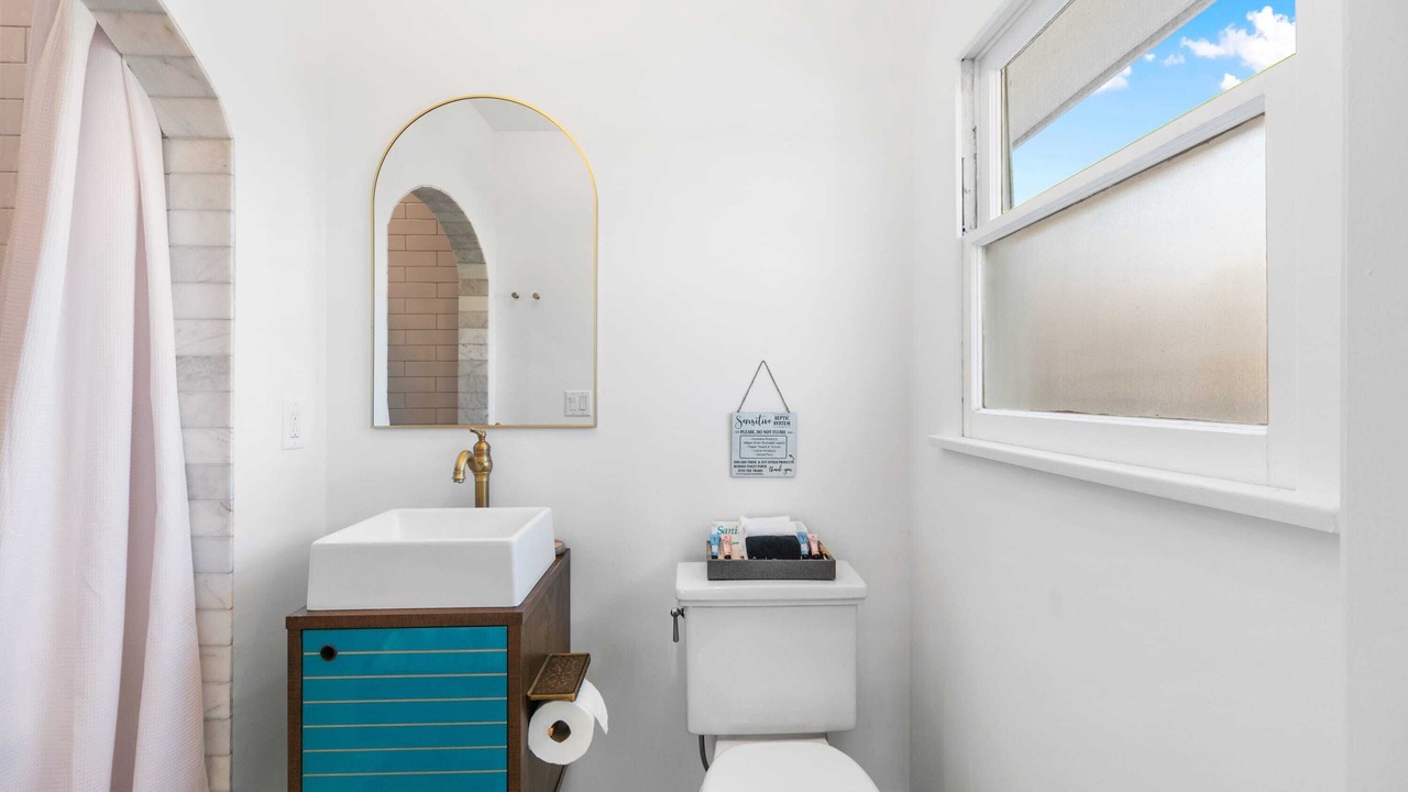 Photo of Bathroom in Eastern Malibu