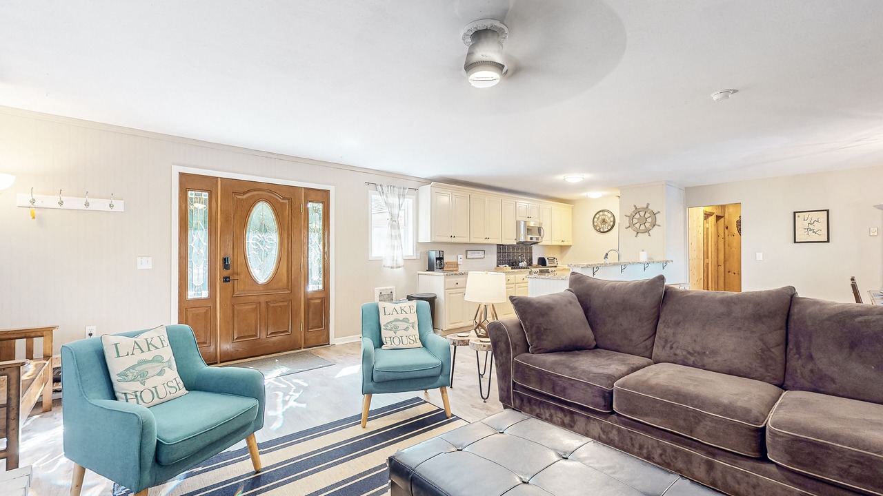 Photo of Livingroom in Lakeside