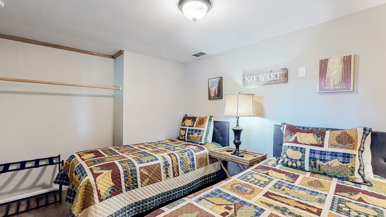 Photo of Bedroom in Lakeside