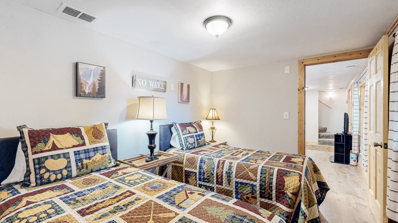 Photo of Bedroom in Lakeside