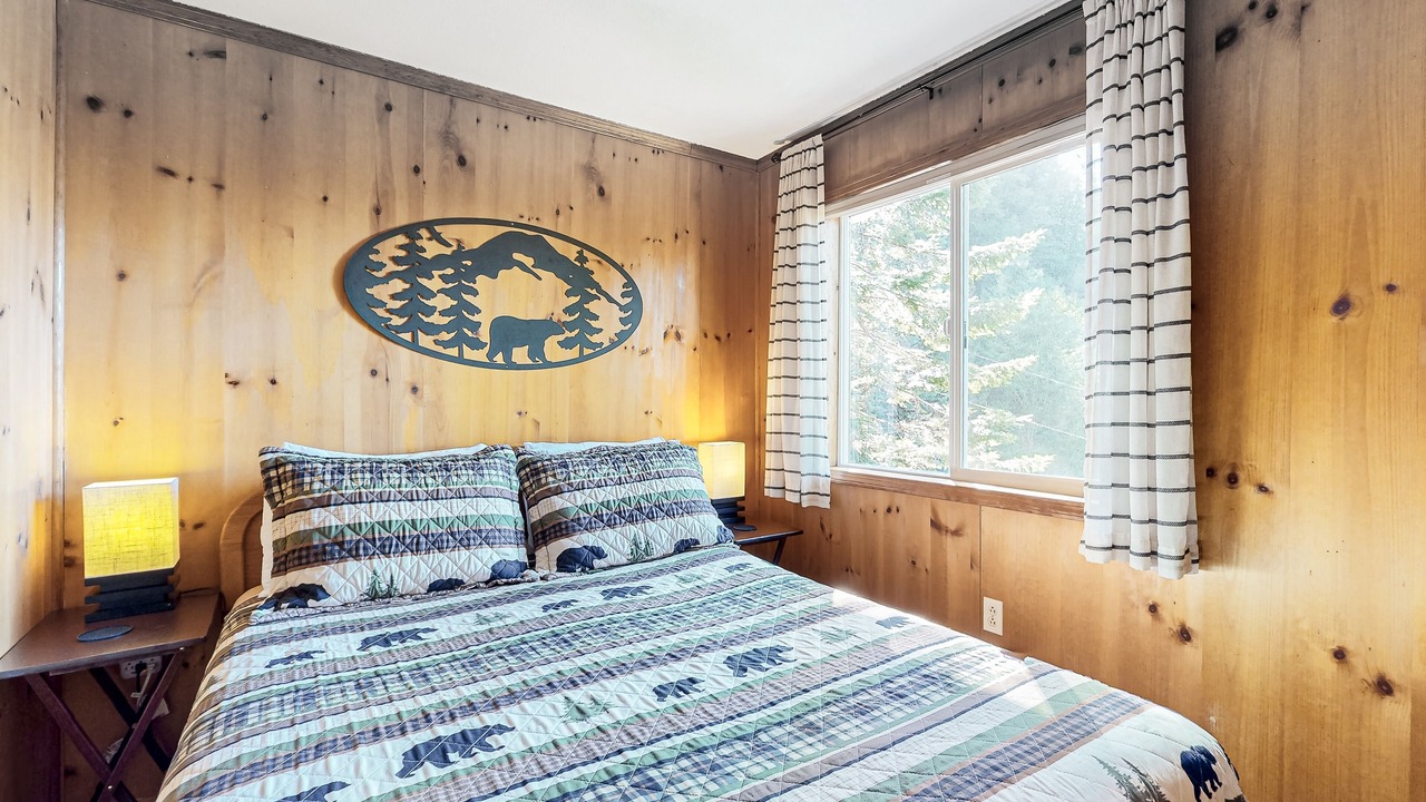 Photo of Bedroom in Lakeside