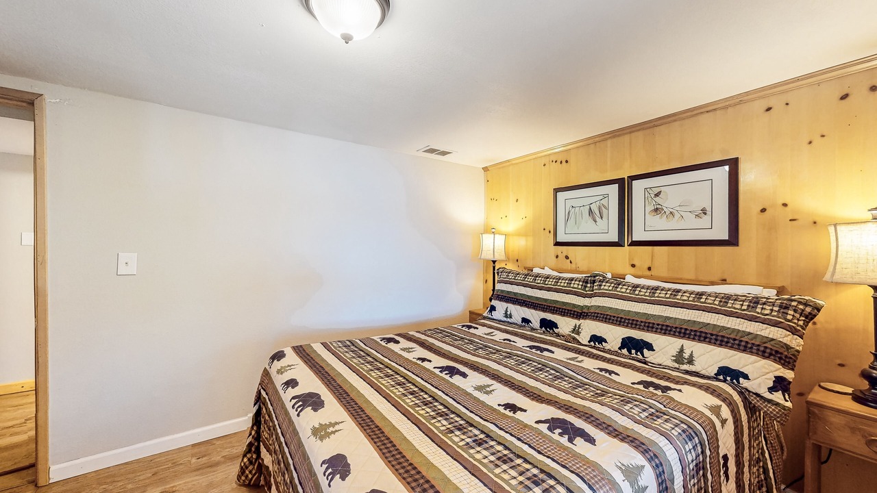 Photo of Bedroom in Lakeside
