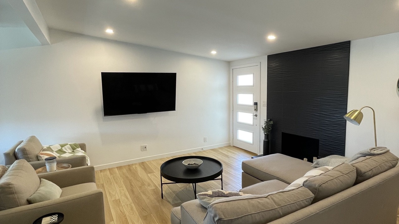 Photo of Livingroom in East Side Capistrano