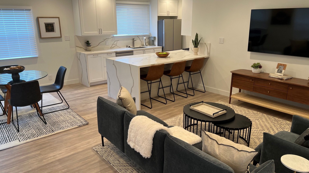 Photo of Livingroom in Mid-City
