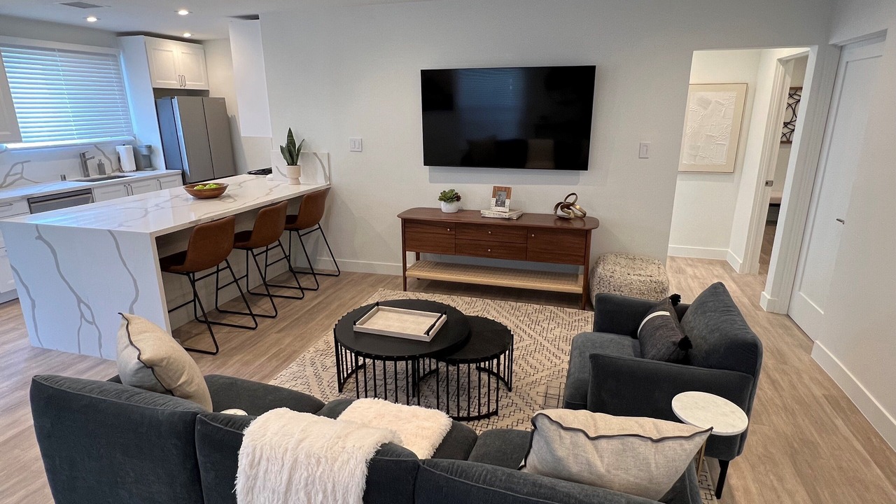 Photo of Livingroom in Mid-City