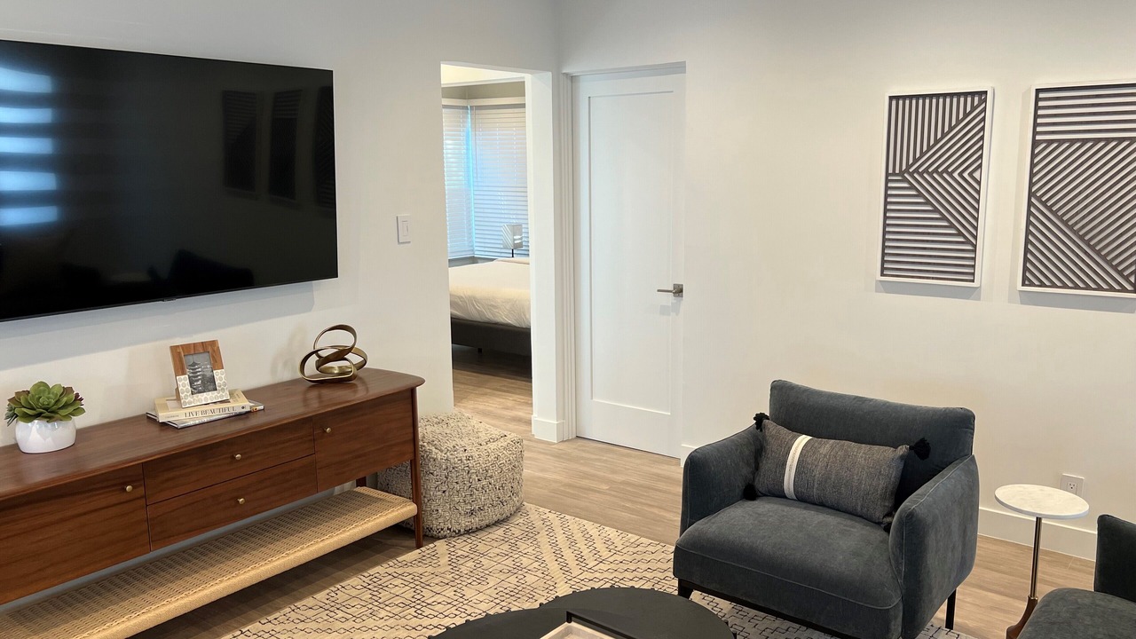 Photo of Livingroom in Mid-City