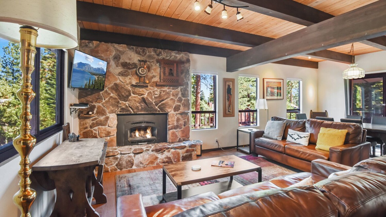 Photo of Livingroom in Carnelian Bay